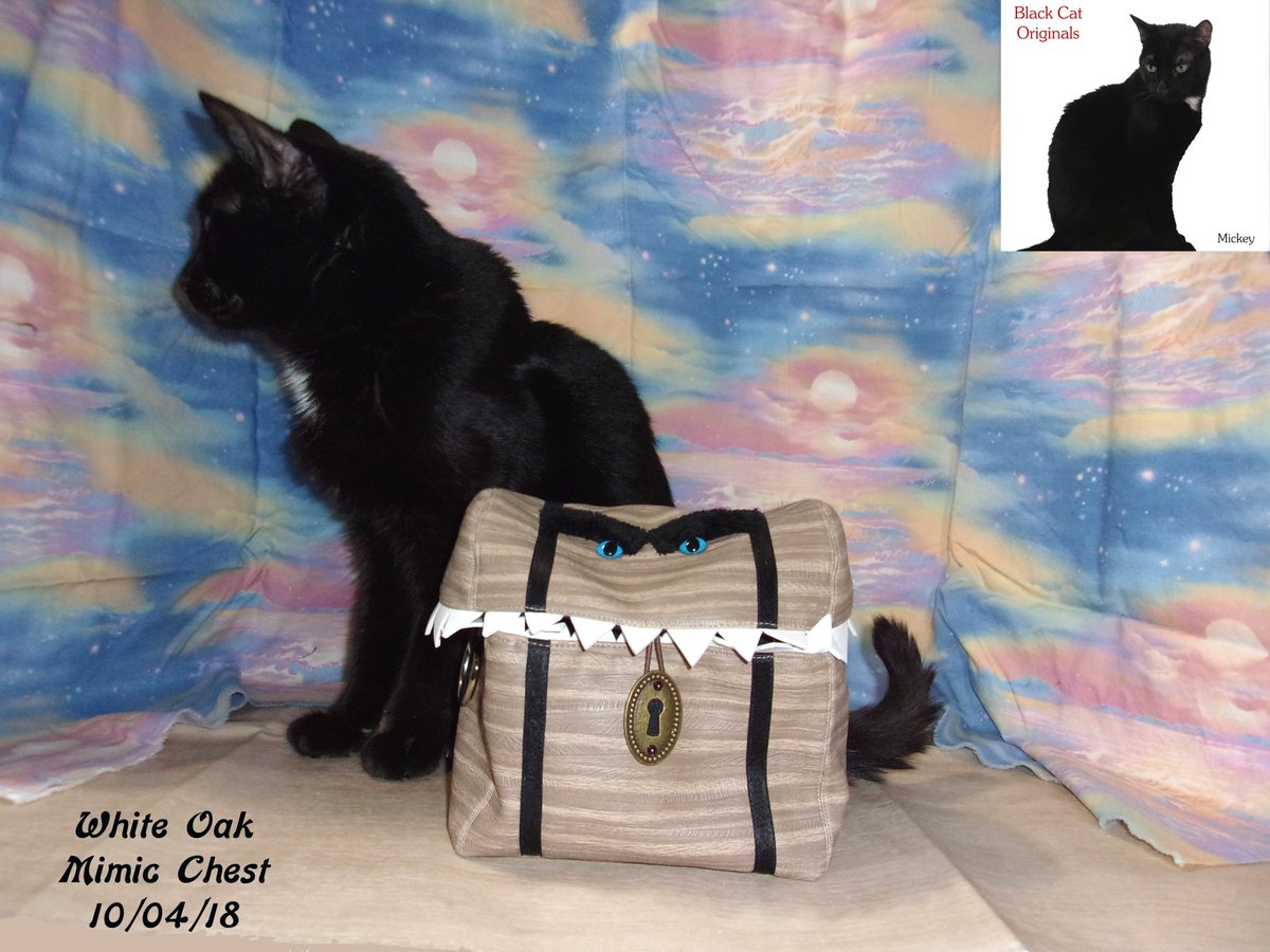 katesewsalot's tweet photo. Mimic Chest Dice Bags! Get yours only at Black Cat Originals: https://t.co/fVSEtk43pi #gaming #dnd #mimicchest #dicebag #smallbag #smalltote #game #toys #smallpurse #smallitem #blackcatoriginals #originalsbyblackcat https://t.co/717RRkmfdV