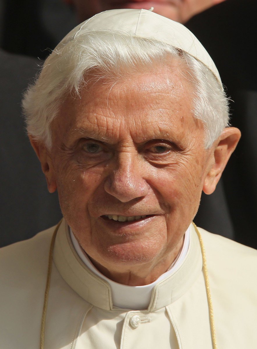 domlancellotti's tweet photo. “Não há amor sem sofrimento, sem o sofrimento da renúncia a si mesmo, da transformação e purificação do eu para a verdadeira liberdade. Onde não houver algo pelo qual valha a pena sofrer, também a própria vida perde o seu valor.” - Papa Bento XVI

Deus o receba em Sua Morada. ❤️ https://t.co/9OcLBGWtRe