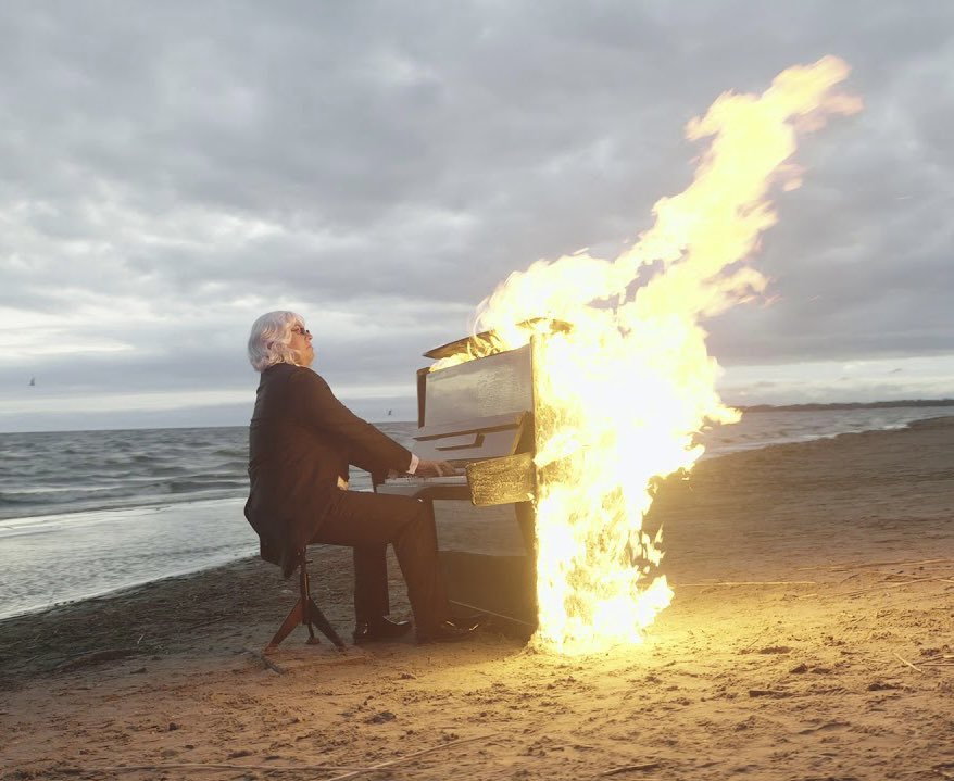 ScenesSnow's tweet photo. Ramin Djawadi composing “A Song of Ice and Fire” for Jon Snow’s final scene https://t.co/cXFfB7bJ0F
