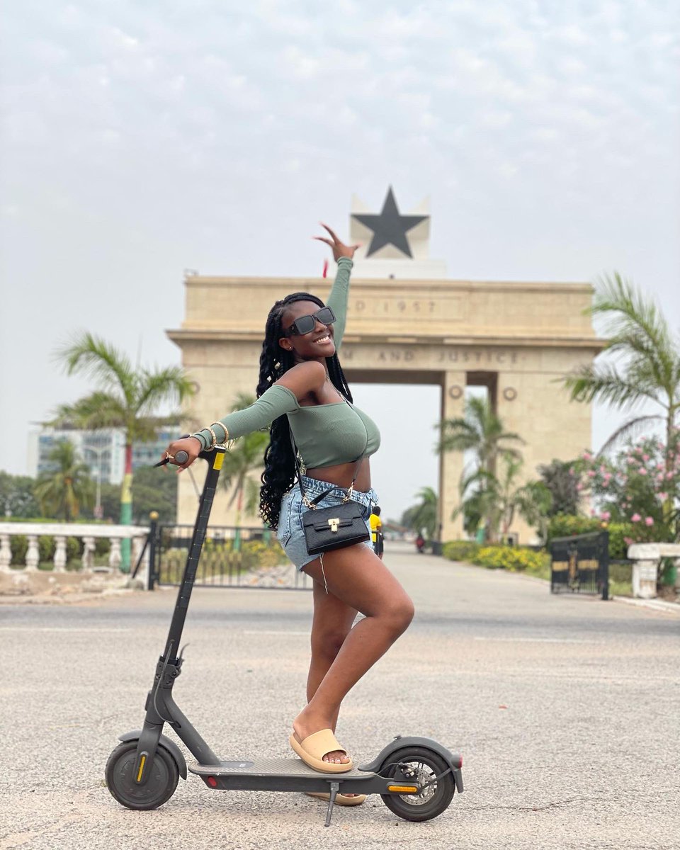 DrogoScooters's tweet photo. ***Life &amp; Living It the DrogoWay***
Living the full moment in Ghana🇬🇭, Chelsie tells us about her excitement on our forts and castle tours as she uniquely experienced the cultural historical insight after 20years of her absence. 
.
.
🛴@DrogoScooters https://t.co/xgSqA3jrfj