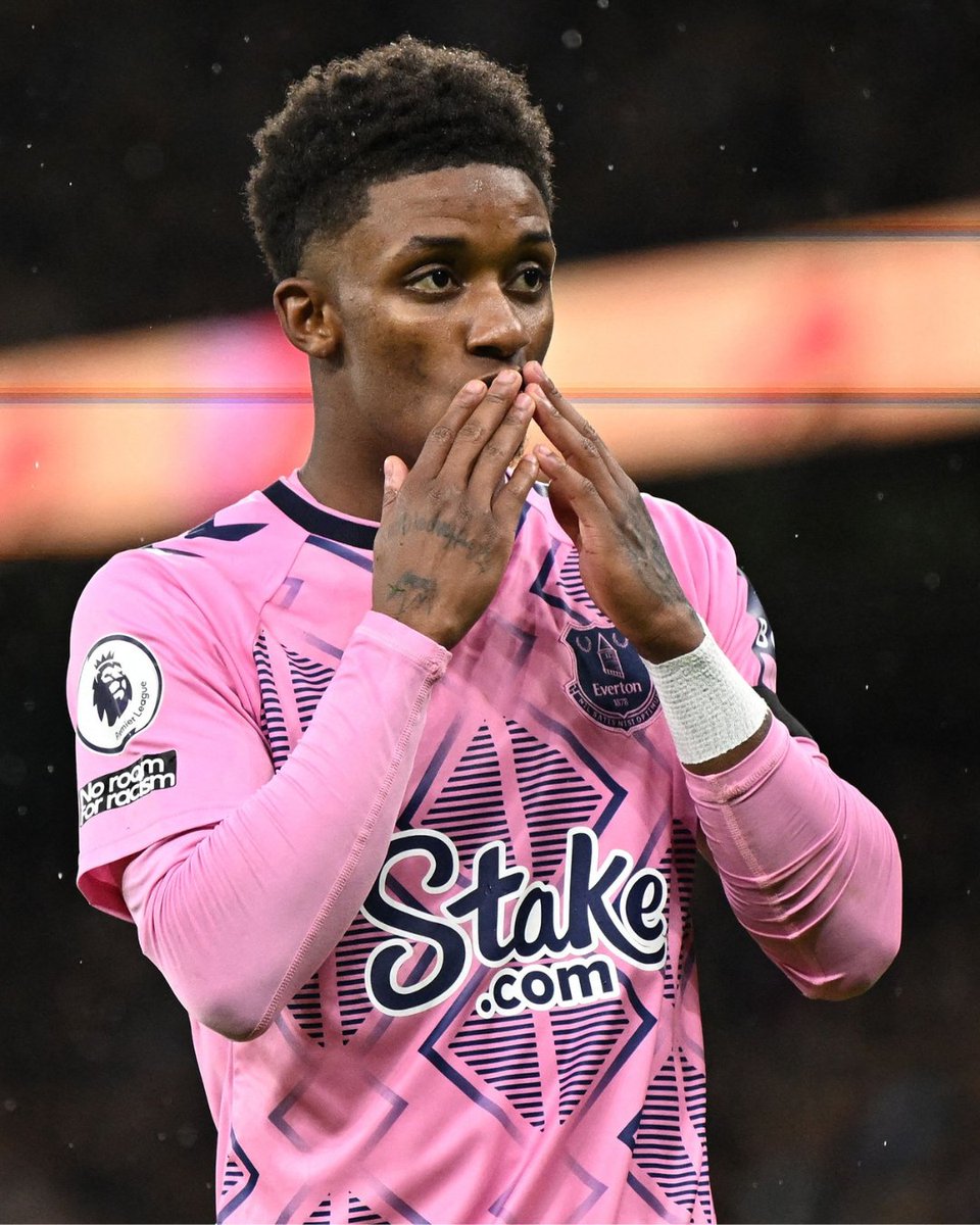 Premier League tweet media