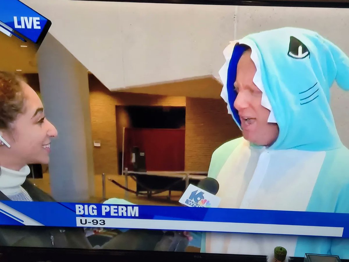 BigPermRadio's tweet photo. Big Thanks to Samantha Albert from @WNDU for interviewing us about our @U93 New Year's Eve Pajama Party! Here's a little preview!
Walk on up & get your Tix at the door!
Doors open at 7p
#Blammo hits the stage at 8p til 1!
Can't wait to see YOU tonight! 🍾🎉 🥂🎊 https://t.co/5U8JE0teFe