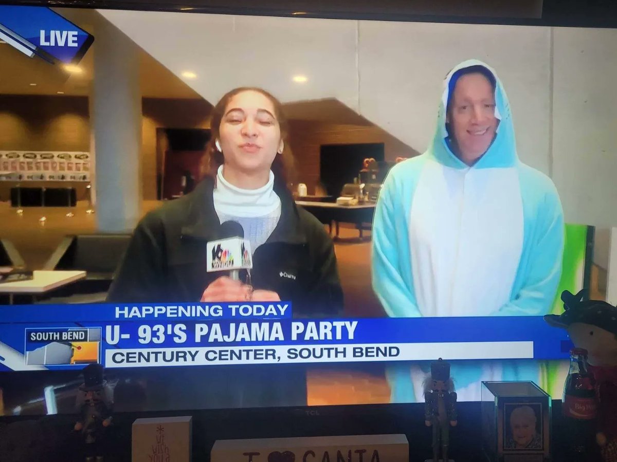 BigPermRadio's tweet photo. Big Thanks to Samantha Albert from @WNDU for interviewing us about our @U93 New Year's Eve Pajama Party! Here's a little preview!
Walk on up & get your Tix at the door!
Doors open at 7p
#Blammo hits the stage at 8p til 1!
Can't wait to see YOU tonight! 🍾🎉 🥂🎊 https://t.co/5U8JE0teFe