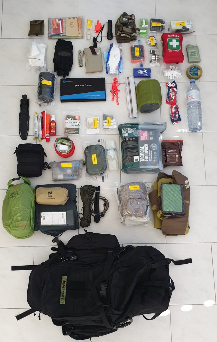 SwissPrepCH's tweet photo. Bei der grösseren Kontrolle des #Notfallrucksack|es kam es zu diversen Anpassungen. Einiges an Material wurde ausgetauscht oder ergänzt. Eine stetige Reise ein solcher #BugOutBag https://t.co/KFK6crnii7