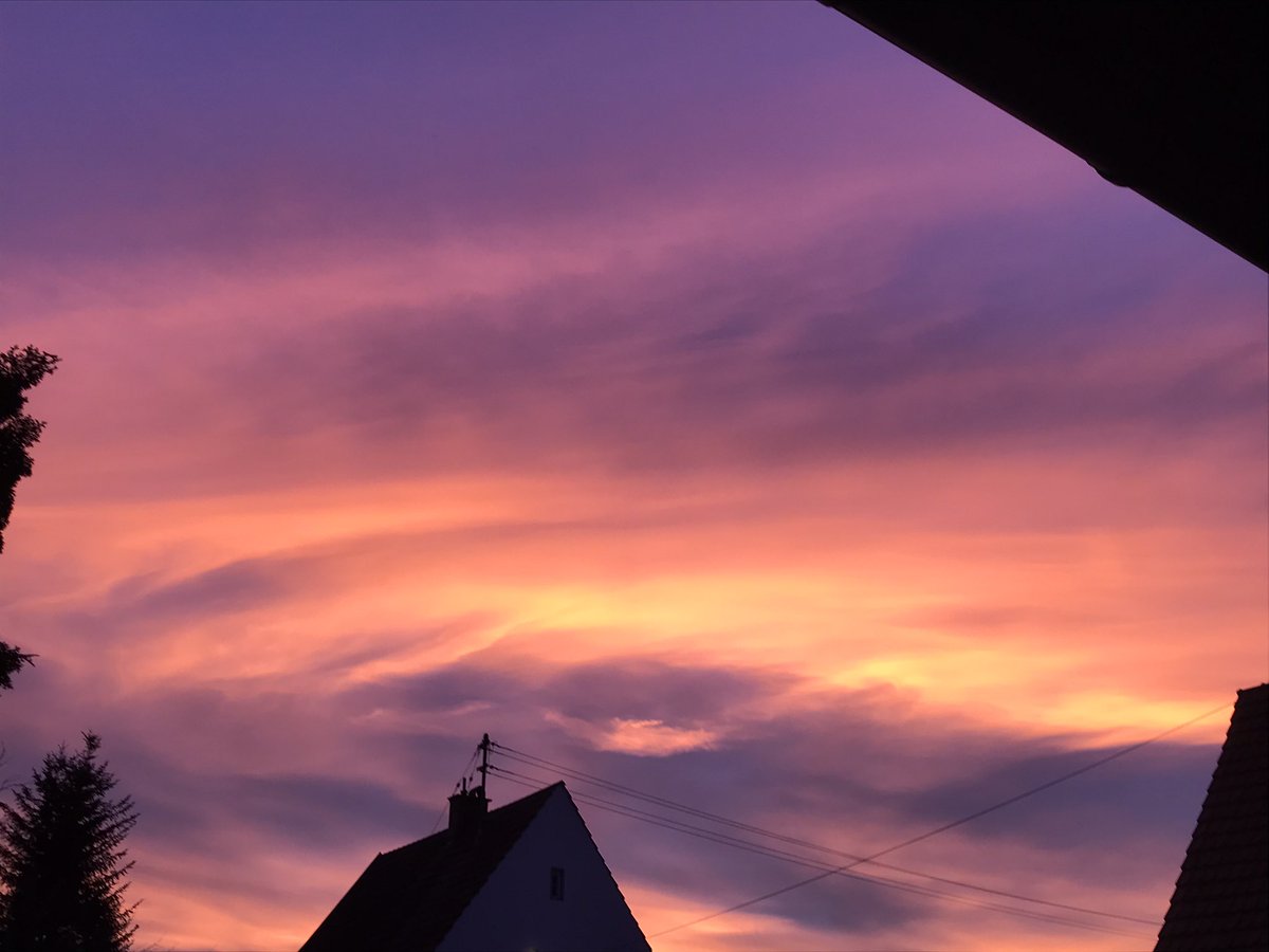 Das war der Abendhimmel, mal schauen, was der Nachthimmel zu bieten hat. Feiert's schee 🎶