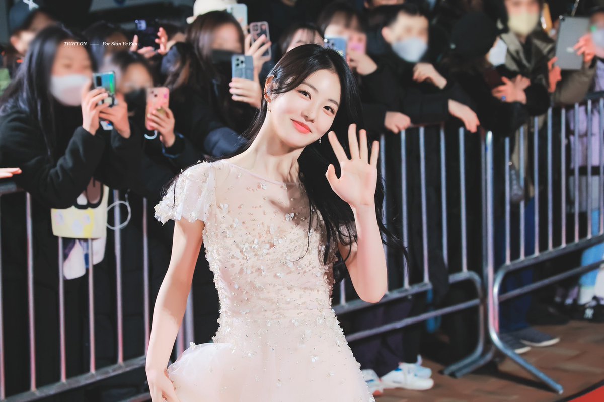221231 #신예은 #ShinYeEun 

울 공주 새해 복 많이 받아 💛💚❤
2023년두 행복하기를 ☺🙏🏻