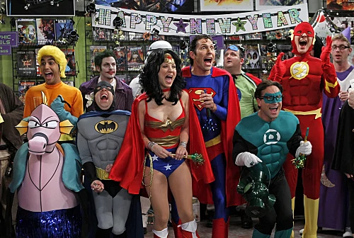 DSheldon_Cooper's tweet photo. La mejores fiestas de Nochevieja se celebran en tiendas de cómics. 🥂
Por cierto, ganamos el concurso de disfraces porque nuestra Wonder Woman era una mujer de verdad 🥳 https://t.co/fkDe3YRKtv