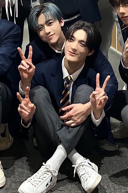 ปีใหม่แล้วหรอ ยังรักเบ้ออยู่เลย