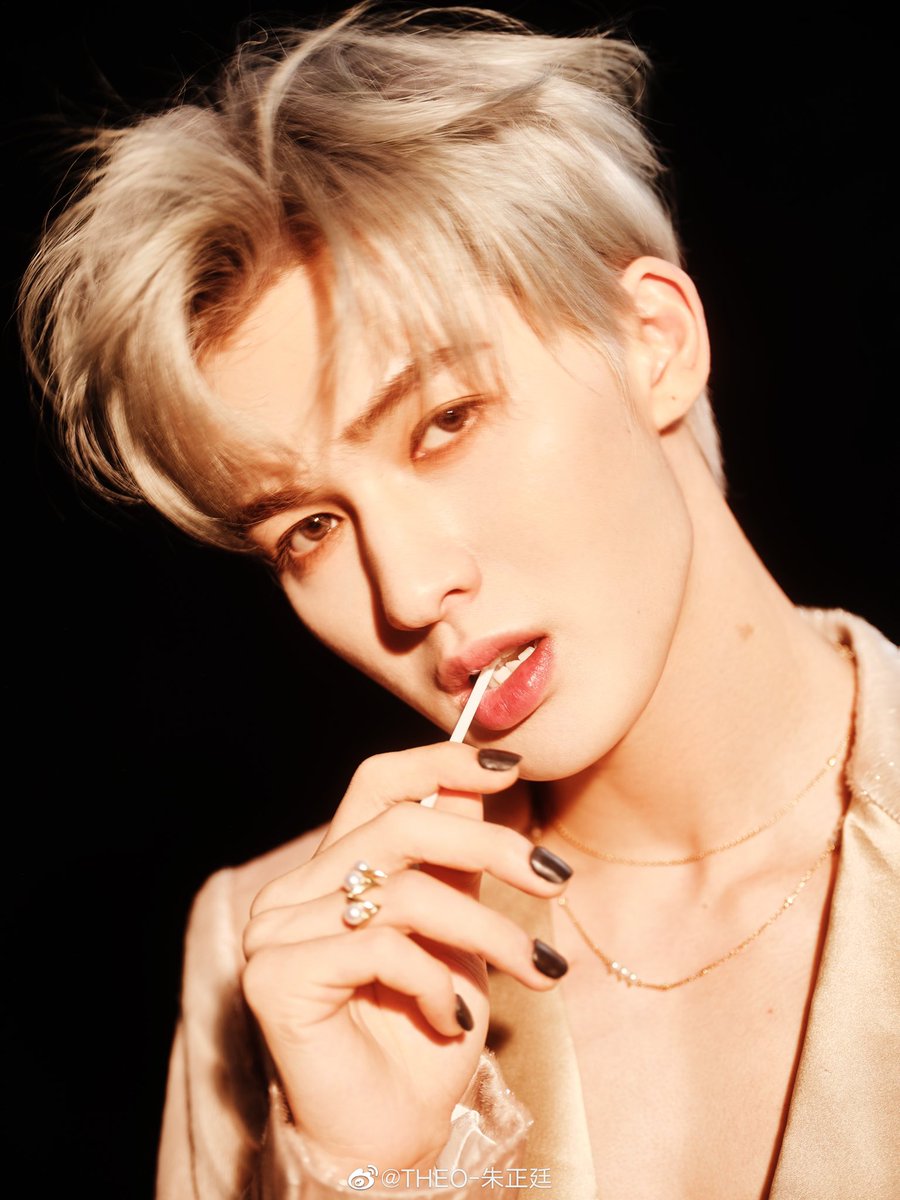 dramapotatoe's tweet photo. #ZhuZhengting sends his new year greetings 

More - https://t.co/r5VP4Af9Pf https://t.co/uSAdtE4IeU