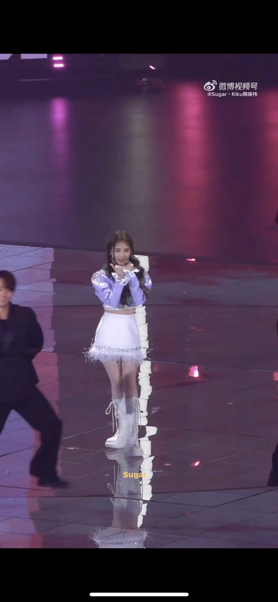 鞠婧祎国际站 on Twitter: 221231 浙江卫视美好跨年夜 cr：海盐蜜桃酱 | 鞠婧祎图博 ... 鞠婧祎 ...