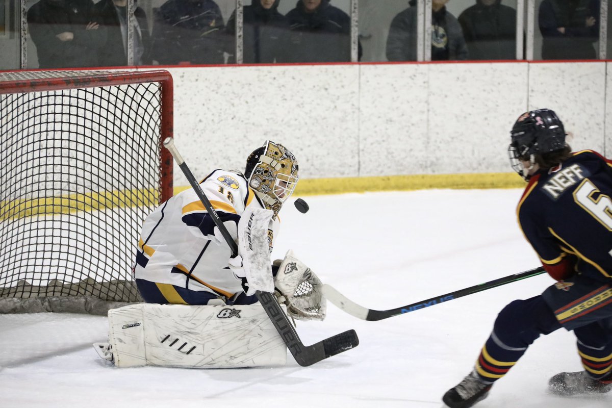 PittPreds16uAA's tweet photo. BIG SAVE late in the 3rd to keep it a 1 goal game! https://t.co/CRrRo1JzLC