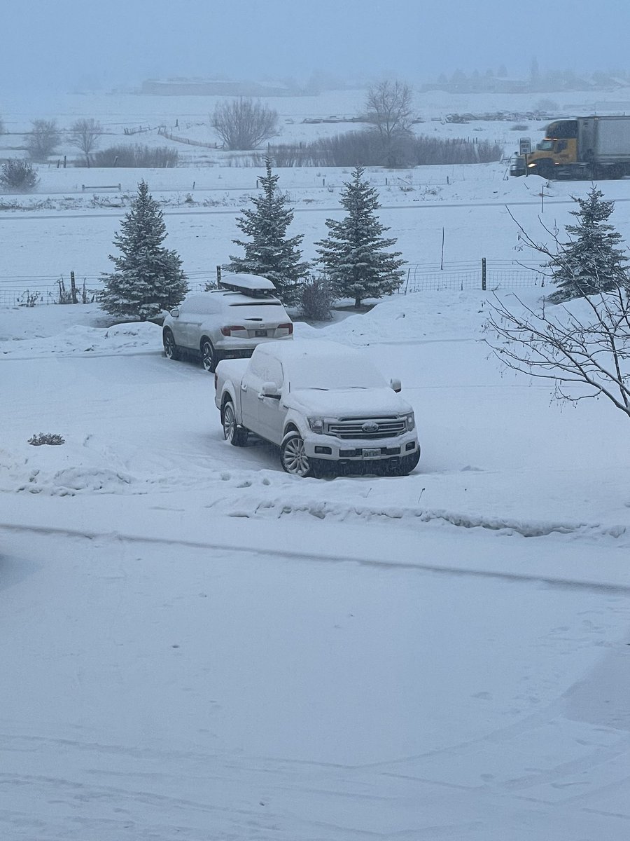 nateb72's tweet photo. As the week of looking for land winds down, I do have to say that Montana is beautiful country. This was what we woke up to in Bozeman today https://t.co/o3qlNMMnV8