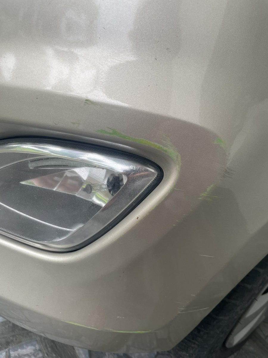 callmepogo's tweet photo. @call_me_jas0n Yikes. Gasgas ba talaga or baka paint from the gate? Kasi if paint from the gate, kaya yan ng Wipe Out. (Based on the 4x I’ve hit our gate while trying to park. 😅) https://t.co/7nySAjFS9p