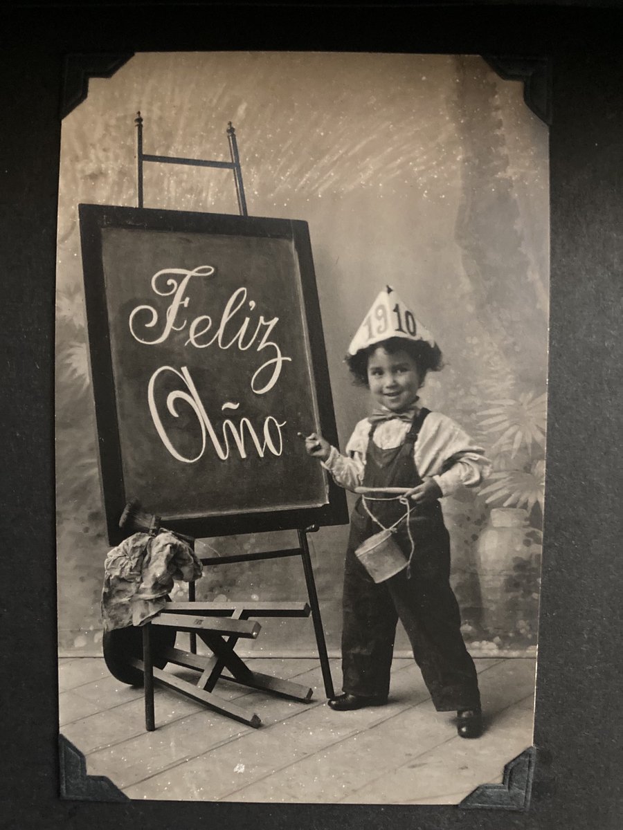 ¡Muchísimas Felicidades!. Cada año es un regalo que encierra la esperanza de nuevas aventuras. Que 2023 esté lleno de salud, amor y felicidad. ¡¡¡Abrazote!!!