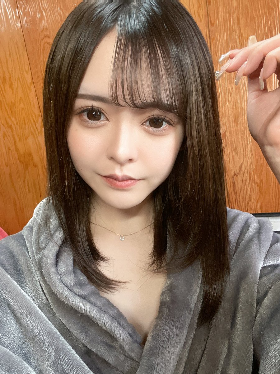 r_chanchiru's tweet photo. あけましておめでとう御座います⛩🎍
お久しぶりです😊
去年は新たなチャレンジの年でしたが、たくさんの方に支えていただき、折れることなく走ることができました。
やり切れず悔しいこともたくさんありましたが、また今年はまた違う気持ちで歩んで行きたいと思います。
今年もよろしくお願いします🥰 https://t.co/myW51u8XKF