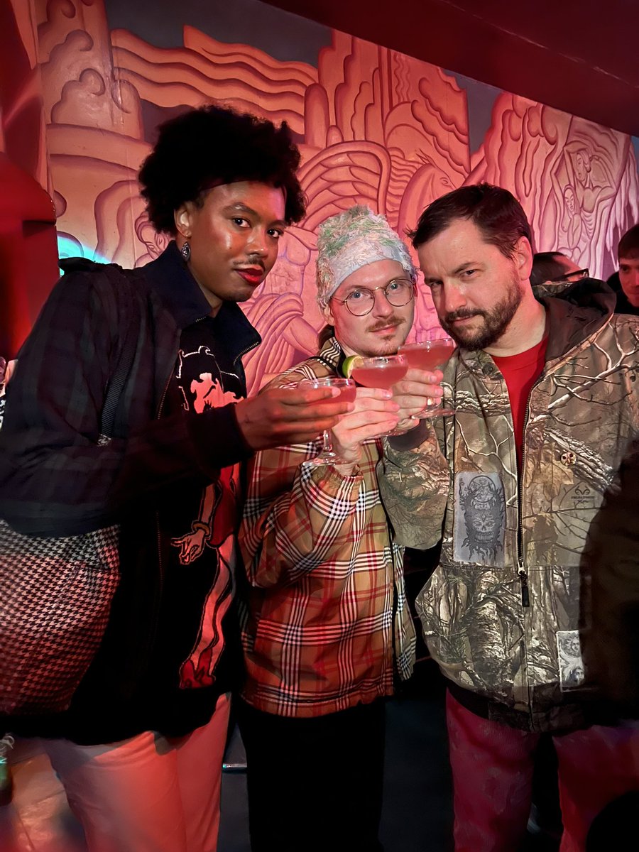 xSoftPinkTruthx's tweet image. as this year winds up I wanna thank everyone who helped me make this music, release this music, and play it live this year; I’m gonna get mushy if I carry on too much but it means more than I can say- and thanks to everyone who is listening out there 🌈🥂