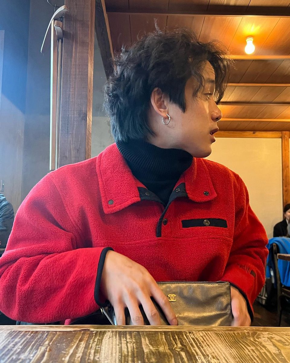 hourly_jamess's tweet photo. james posted on instagram!
happy new year, everyone! 🥳🎆

#jamyjamess #JMJLabel https://t.co/g2CR2Zux33