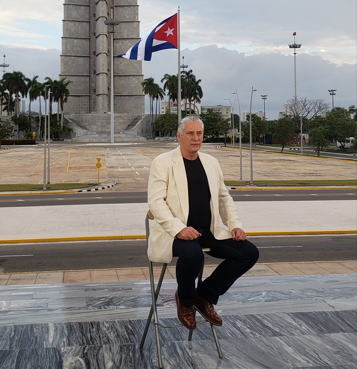 📃TEXTO DEL MENSAJE DEL PRESIDENTE <a href="/DiazCanelB/">Miguel Díaz-Canel Bermúdez</a> por año nuevo (abro hilo 1/7)

QUERIDOS COMPATRIOTAS:

"Llegamos al 2023 después de vencer juntos uno de los años más desafiantes de la historia revolucionaria cubana."