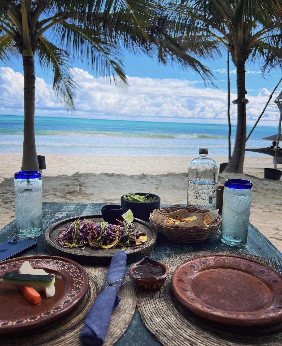 TOBlTH's tweet image. the baecations mean everything to me