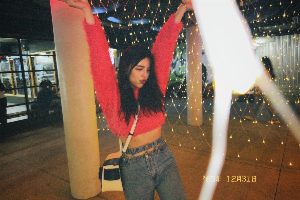 Ornoung_'s tweet photo. Japan หนาวมากสาว  HNY !!!! 🎇

Bye 2022 

#Ornoung #MoveORN https://t.co/huOnz5G5Ac