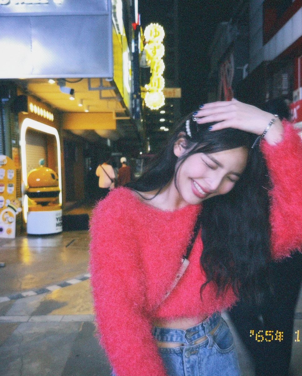 Ornoung_'s tweet photo. Japan หนาวมากสาว  HNY !!!! 🎇

Bye 2022 

#Ornoung #MoveORN https://t.co/huOnz5G5Ac