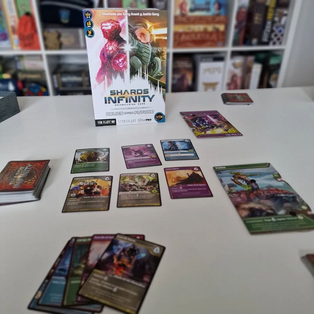 GLIRProd's tweet photo. Últimas partidas del #2022. Aprovechando que hay mal tiempo y antes de la cena, un poco de #ShardsOfInfinity de @tcgfactory
¡Feliz año nuevo y a jugar mucho!
#tcgvidad
#glirpgames #findeaño #boardgames #juegosdemesa #glirp #añonuevo https://t.co/R19VFvAusu