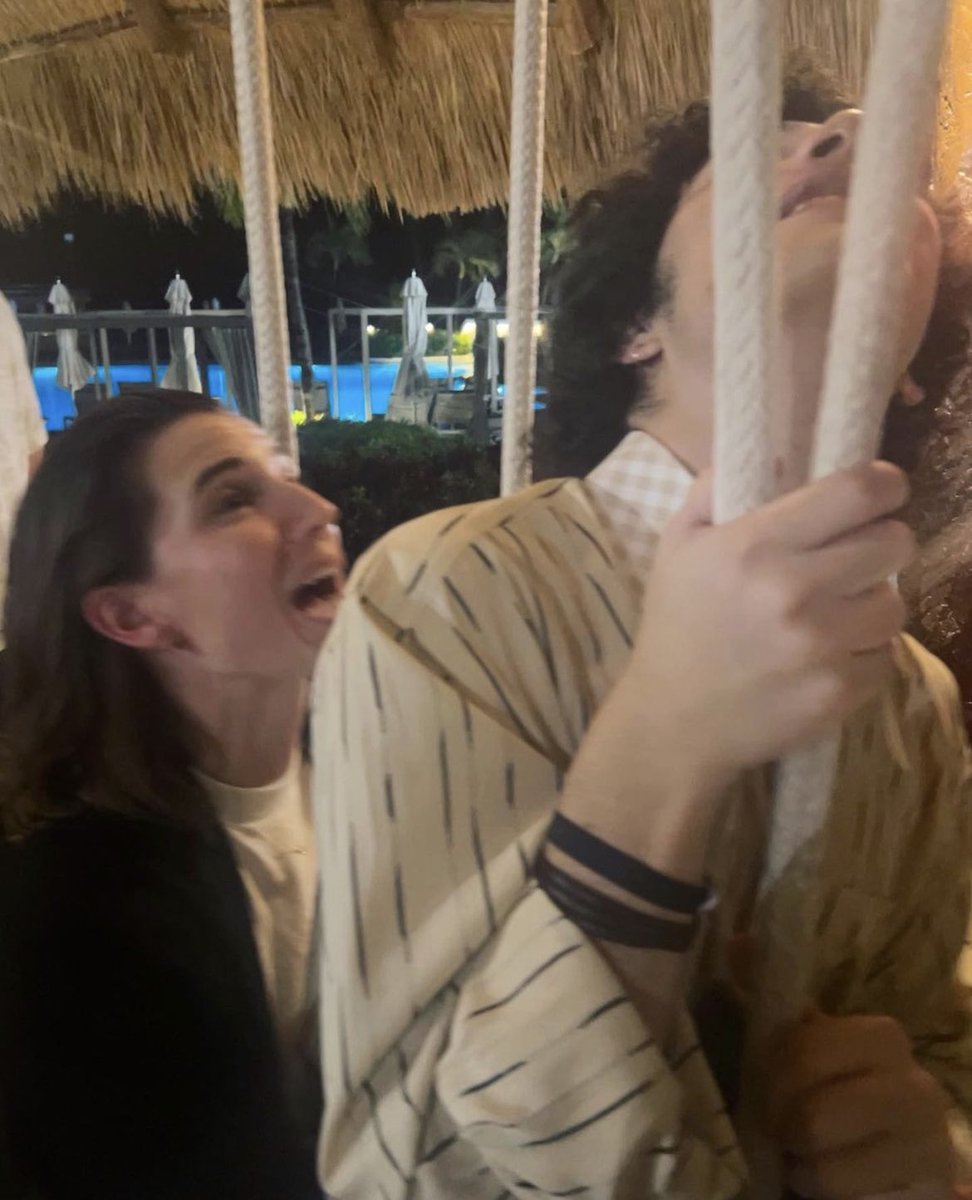 TOBlTH's tweet image. she knows how to end a photo dump