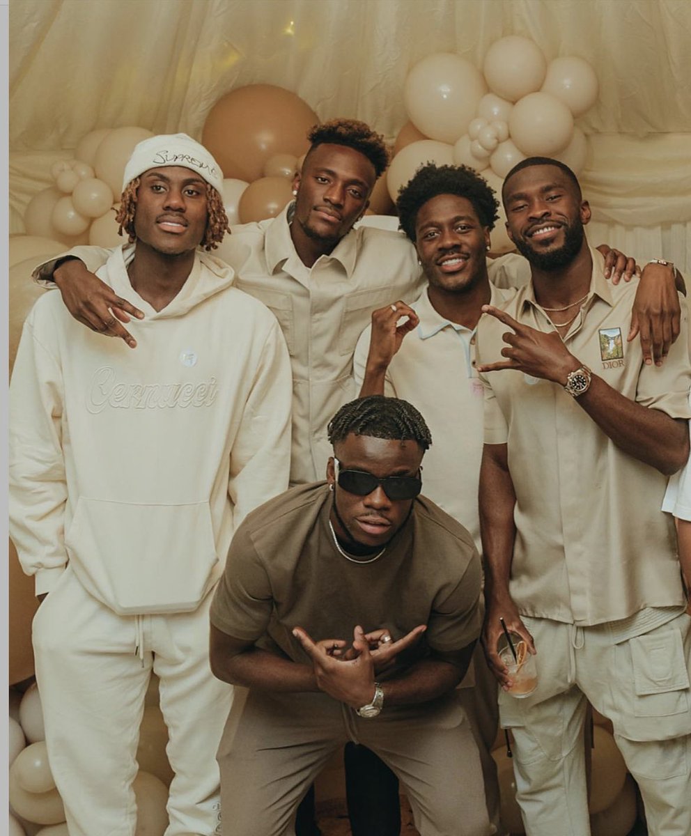 TheChelseaSpot's tweet photo. A few #FormerBlues (and @TrevohChalobah) linked up for Abraham’s baby gender reveal 👶 

Congrats, Tammy &amp; Leah 😃

#CFC | #Chelsea https://t.co/BPJivFidpw