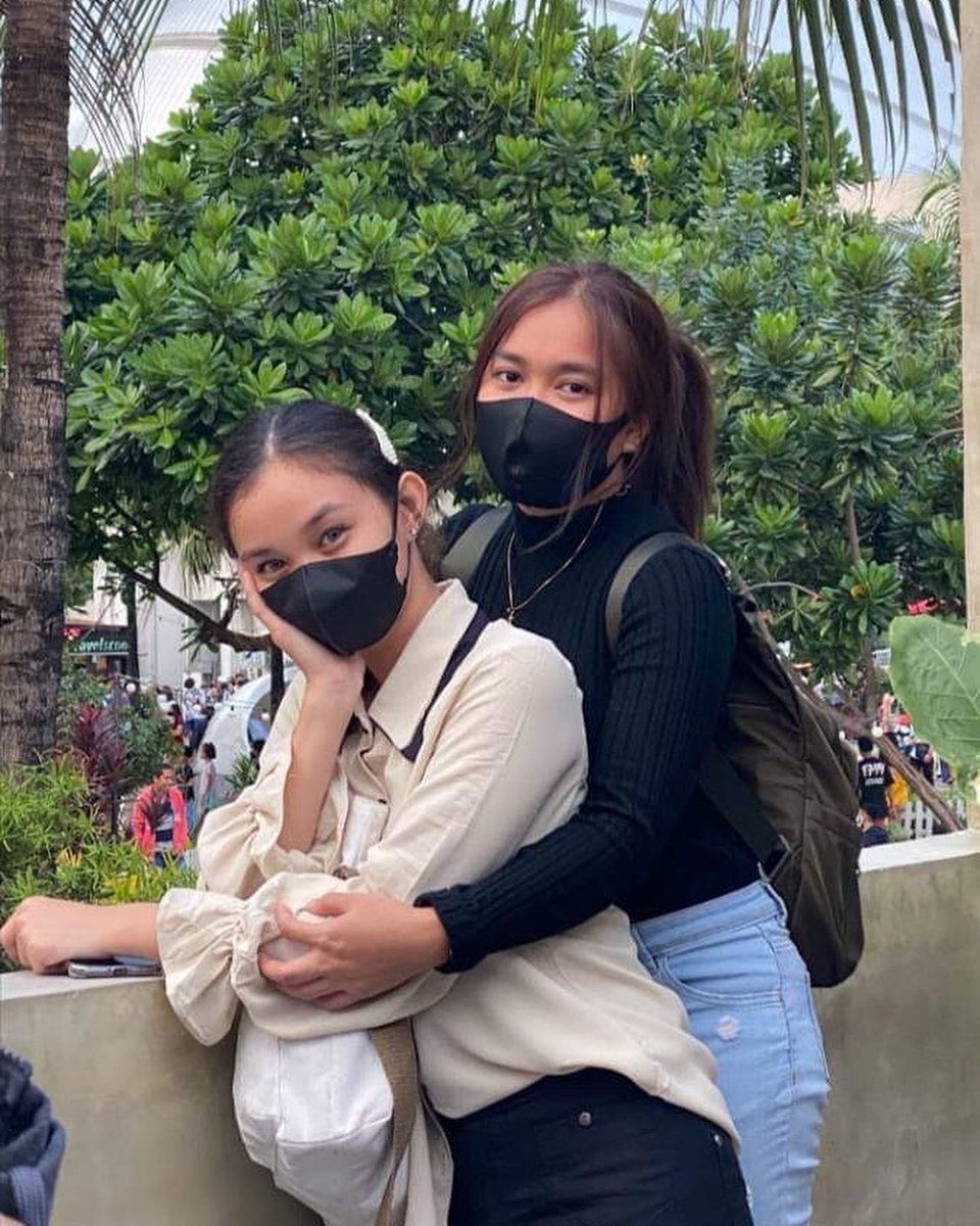 ikarieeees's tweet photo. Us through the years. (2019-2022)

Here’s for spending the rest of our lives together 🥂 https://t.co/M8d6gGvQZZ