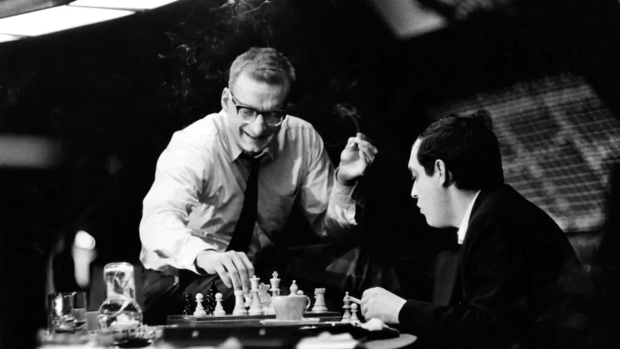 BoldenSkip's tweet photo. George C. Scott and Stanley Kubrick play chess on the set of,
Dr. Strangelove (1964) https://t.co/e1hJFYYx0e