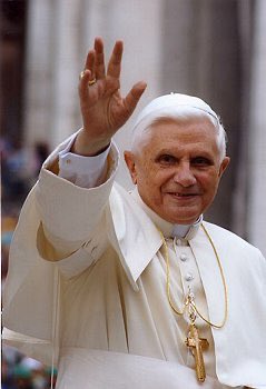 michel_viot's tweet photo. Benedetto XVI Santo subito https://t.co/EOQ5xMCpES