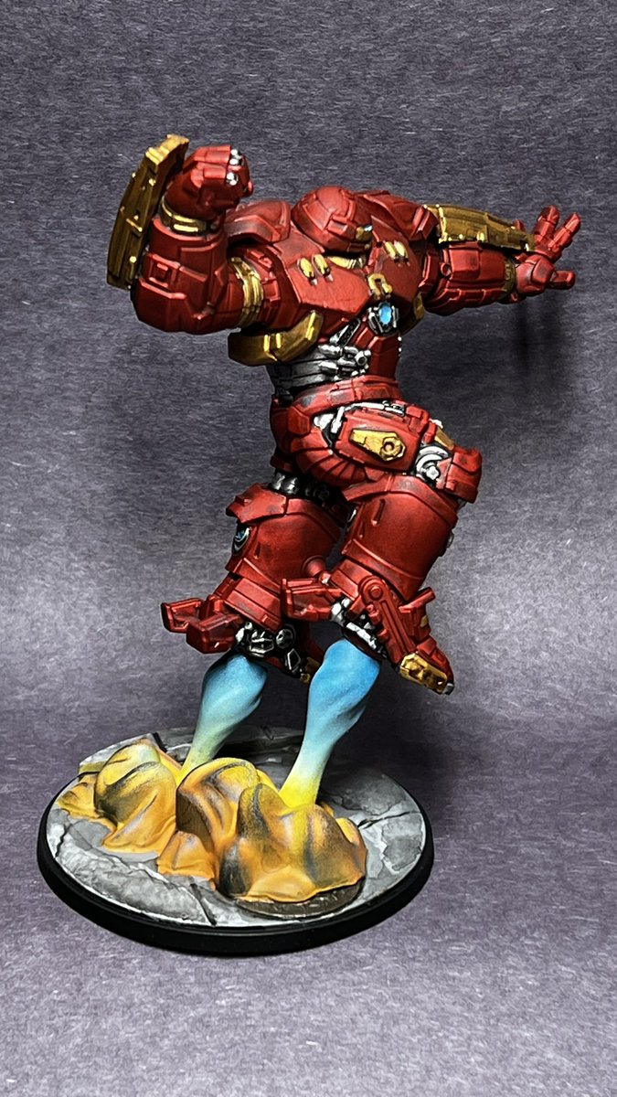 Neosmitty's tweet photo. @brushwizard @atomicmassgames Finally finished up Hulkbuster and escape suit. Fun to paint, but hard to photograph the metallic paints. Last models of 2022. 🎉 https://t.co/ymjwYzKGdw