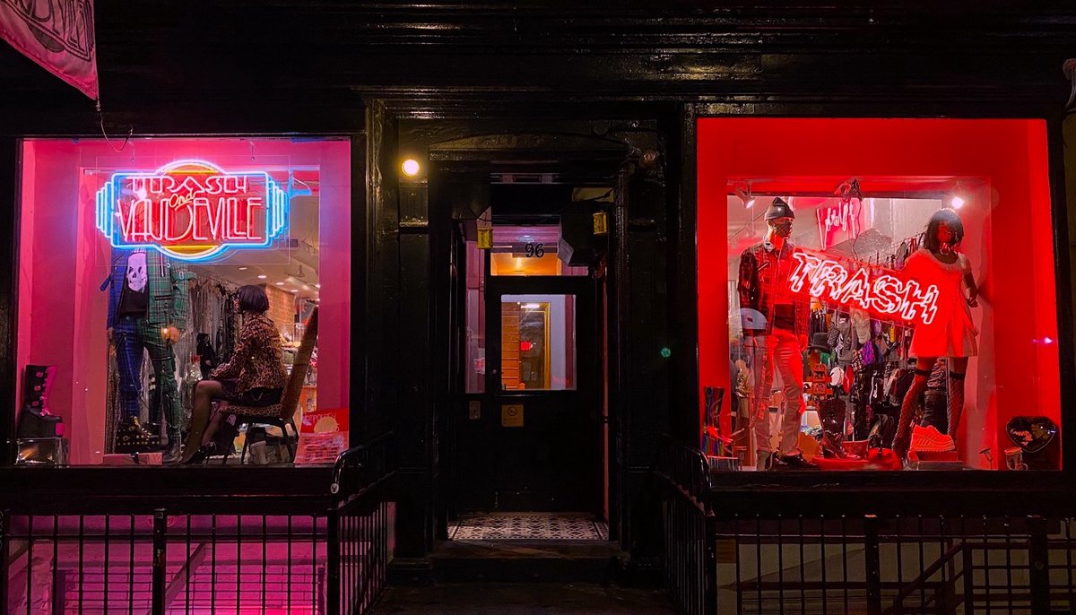 #punkrock PI Denny Bowie protects the #lgbt #punk and #bdsm communities in Greenwich Village every day...

Discover his stories in the #awardwinning #KinkNoir series – a collection of ultra-hard-boiled detective novels: buff.ly/3q5K5T2

#READ_MORE #Reading #thrillerbooks