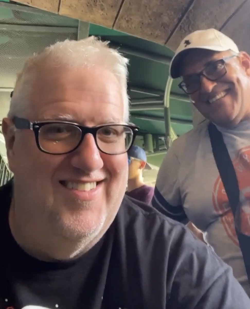 ValPalMickey's tweet image. Had several challenges this year…so focusing on the high points we had thanks to all of our @DillosDiz #CommunityCore friends…I wish I could post all of the memories!