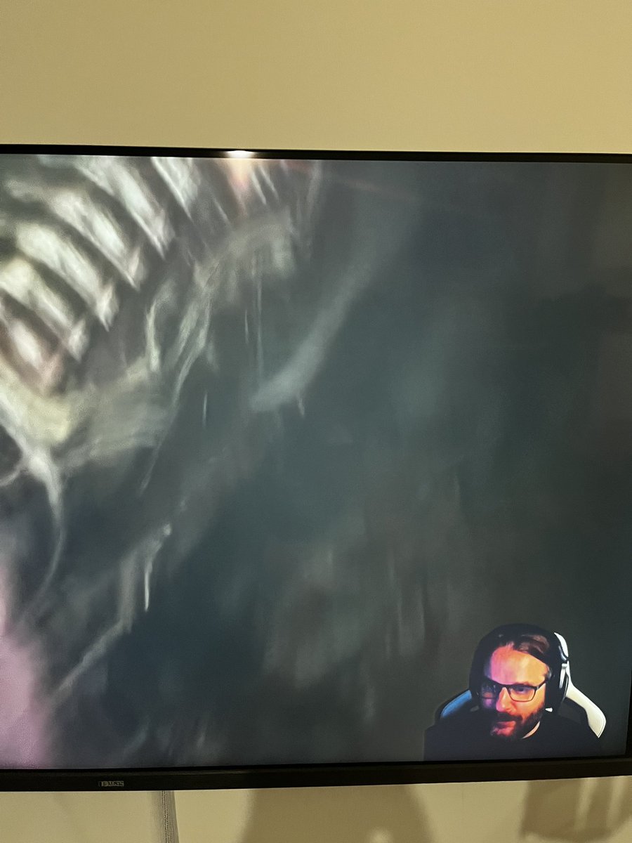 Mit <a href="/Gronkh/">𝑮𝑹𝑶𝑵𝑲𝑯</a> ins neue Jahr starten - der Mann ist für mich in vielen Punkten so inspirierend, 2023 geht es wieder aufwärts! Guten Rutsch ihr Lieben! ❤️