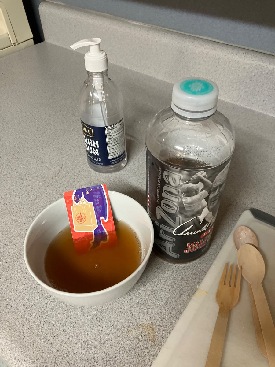 gregsnelson's tweet image. PLEASE DON’T GO ON THE AIR TONIGHT ANDERSON &amp;amp; ANDY PLEASE I LOVE YOU 2 MUCH @andersoncooper @washingtonpost @BravoTV NO TSA SCREENING  @hodakotb @HillaryClinton