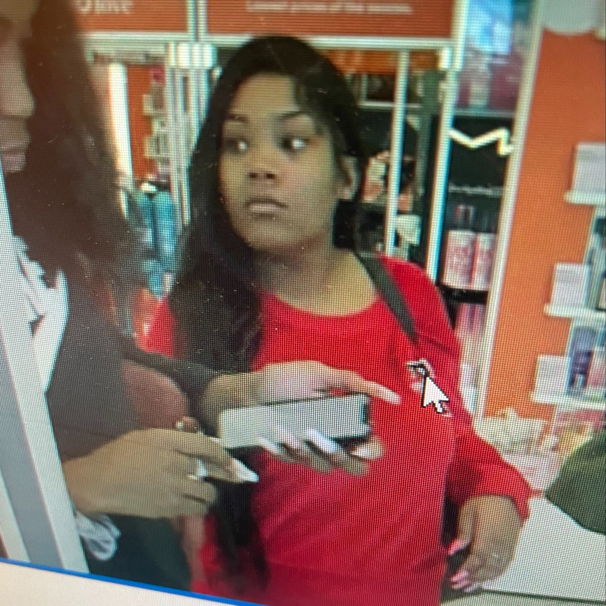 CPDGA's tweet photo. The three suspects pictured below were #caughtoncamera shoplifting from Ulta Beauty on Whittlesey Blvd. twice in one week. If you can identify the trio, contact Ofc. Leandra Goodson at 706-570-7842 or goodson.leandra@columbusga.org.
#cpdga #share #shoplifting📷 #TeamCPD https://t.co/NSTgZbGf1b