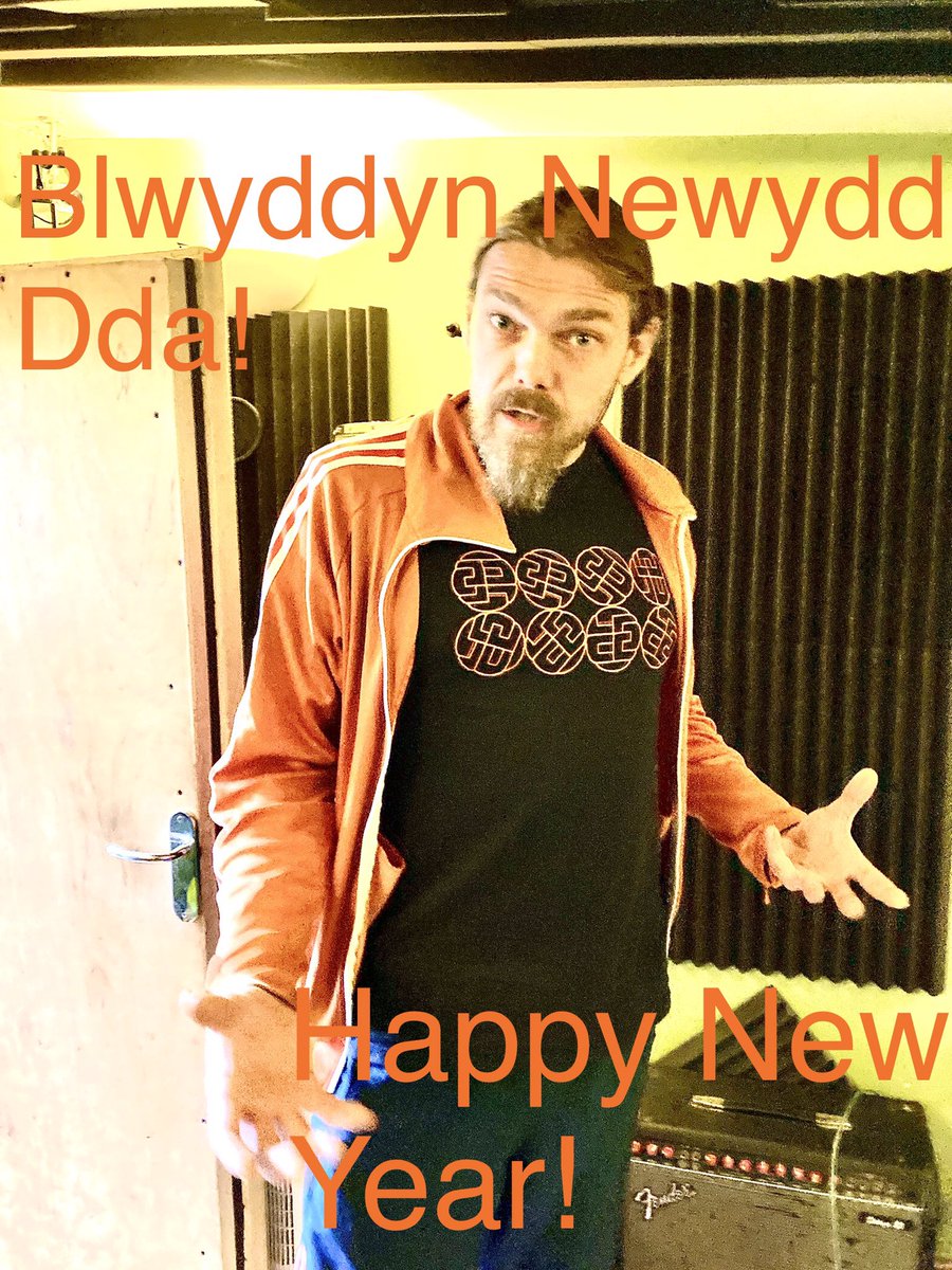 Blwyddyn Newydd Dda! Happy New Year! Diolch pawb! Thanks everybody! Sam 🌟