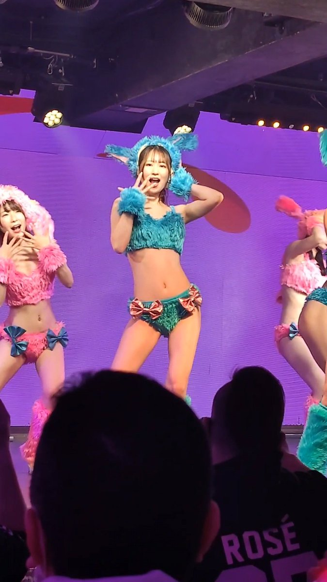 0zon0's tweet photo. バーレスク納め始め😄

ギリギリのところで行けるかわからない気持ちだったけど、行って良かった！

元気もらえて感謝しかない😅

#バーレスク大阪 https://t.co/bxcQ3JXe88