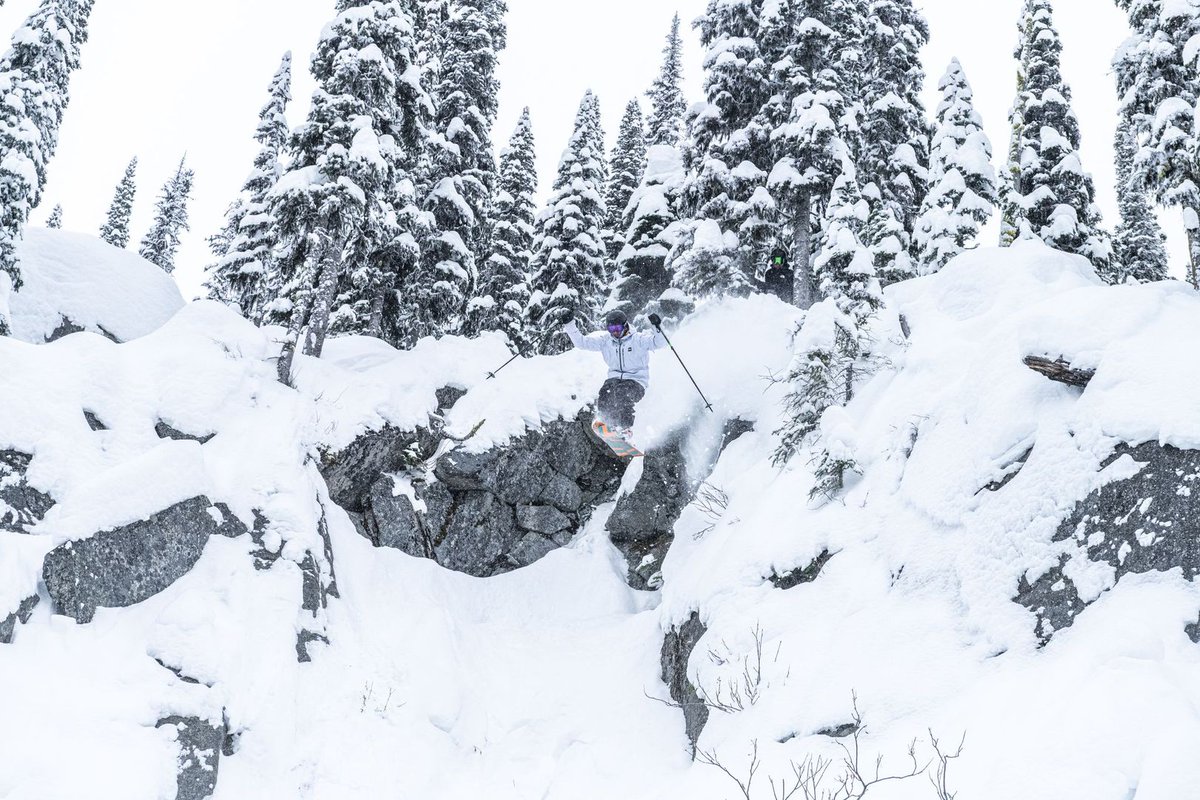 redresort's tweet photo. Happy New Year's Eve, shredders!
May the snow continue to dump into 2023 as it already has this year ๐ค๐ผ
#TheGoodLifeAtRED #REDResort #HelloBC #ExploreBC #Rossland #Rosslander #KootRocks #PowderHighway
๐ธ @ashvoykin https://t.co/L7iKMAy2RM