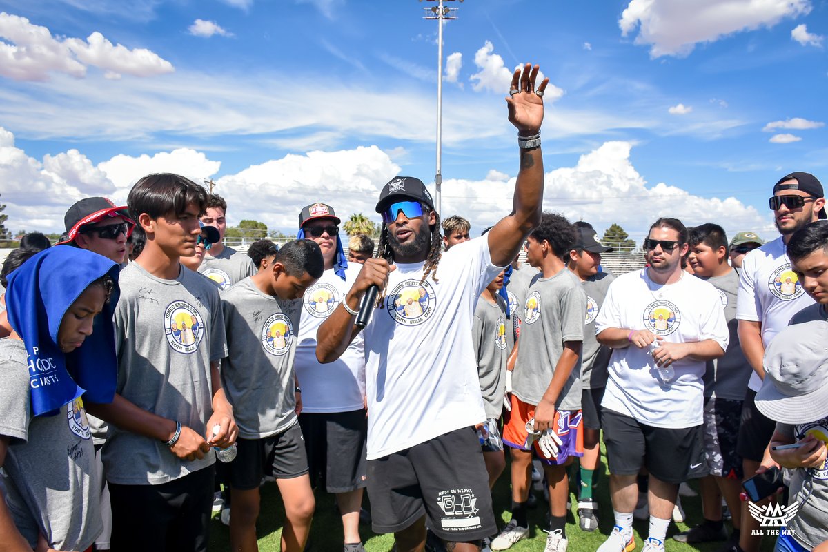 AAAllTheWayFdn's tweet photo. Ring in the New Year by voting for @Showtyme_33 to win #WPMOYChallenge with a retweet 👊 https://t.co/c1QdyJ4w1Y
