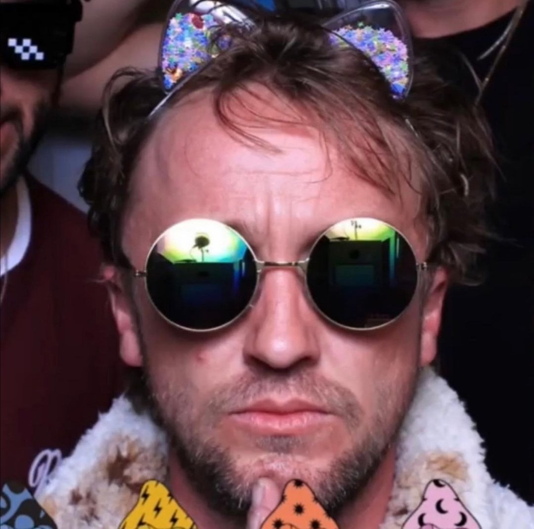 T22positivity's tweet photo. Happy new year everyone! Hope this 2023 will be better than the 2022. Wishing you happiness and love!

Happy new year to our dear, lovely @TomFelton as well. Thank you for being a constant part of our lives! Love you to the moon and back xx https://t.co/KcfprcSm9Q