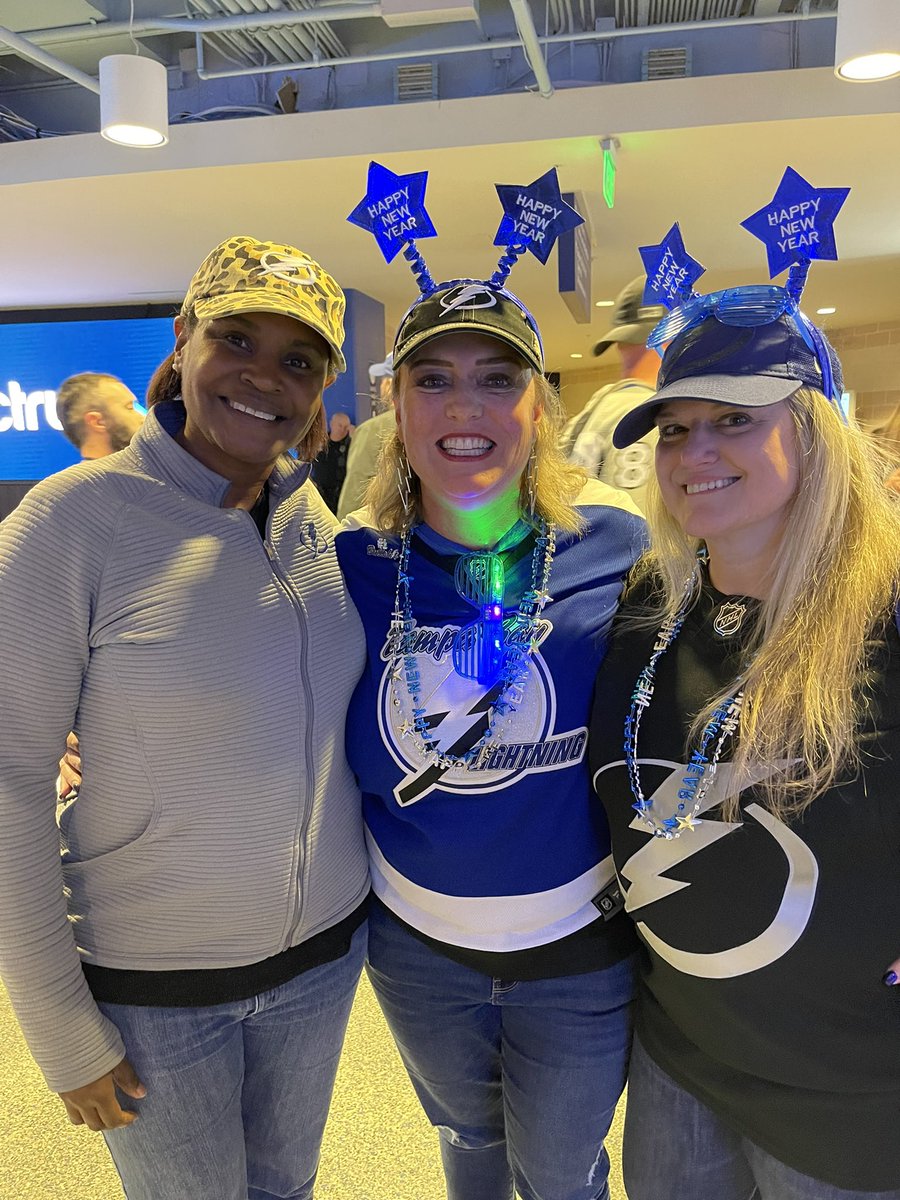 AdkinsStacey's tweet photo. Happy New Year!!! 2023!!!  #tblightning #GoBolts https://t.co/XOywiaK1oK