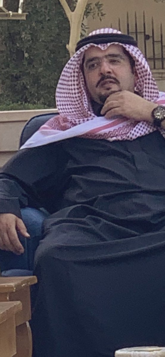 #عبدالعزيز_بن_فهد 

عزنا اللي على مر الزمن ما تغيّر
وقفته لا وقف تبري الجروح الغلايل

فيصليٍ على فعل المكارم مسيّر
سيّره من خلقه لكسب جزل الفعايل

#ناصر_بن_طريس