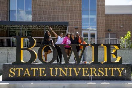 PresBreaux's tweet image. There’s still time to make your gift to support student success and academic excellence @BowieState Let’s finish strong in our #HBCU Bowie Bold 2022 Racing to Excellence journey. There are 6300 reasons to give the gift of education as we reflect on 2022 securelb.imodules.com/s/1266/bp18/in…