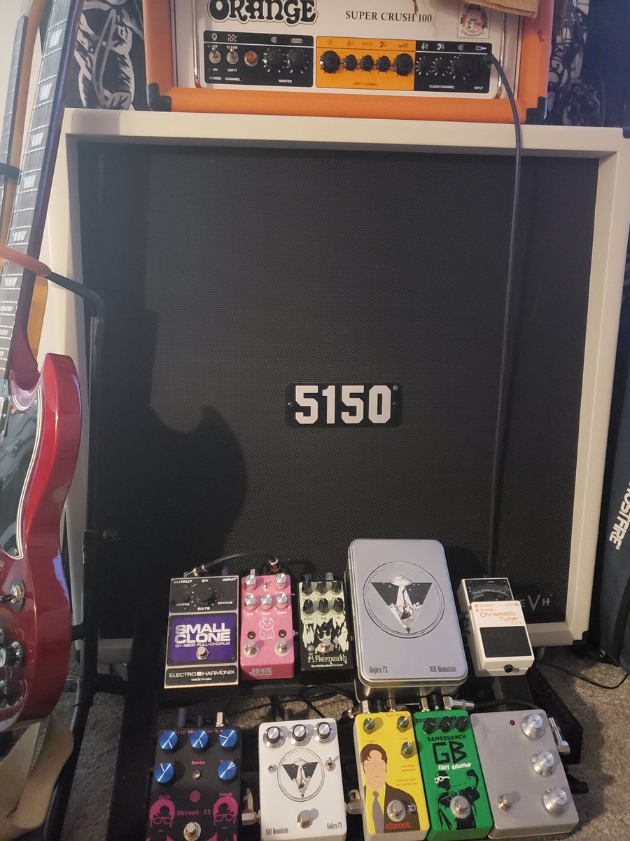 The Doom Rig!
@OrangeAmps @jhspedals @EarthQuakerDev @GojiraFx #orange #orangeamps #earthquakerdevices #gojirafx #fuzzimp #fuzzimpfx #pedal #guitarpedals #pedalboard #doom #DOOM #doommetal #rigsofdoom #supercrush100 #ehx #pedalboardofdoom #sludge #metal #metalrig