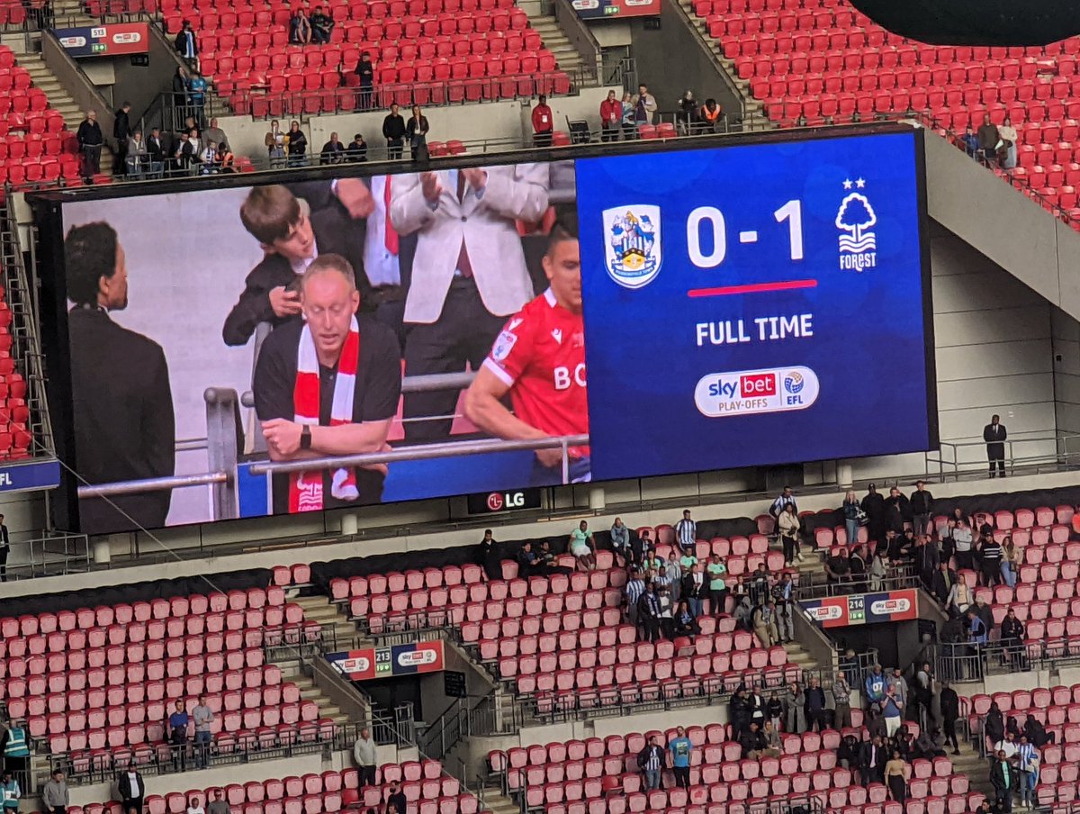 It's full time for 2022, here's to 2023.
#NFFC 🏟️
#family 👪
#HappyNewYear2023 💥