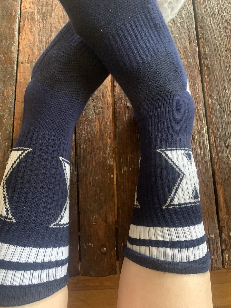 sarahbillz's tweet photo. Firm believer that my new Xavier socks helped beat the former undefeated UConn by 10. https://t.co/M8xQXNeZC4