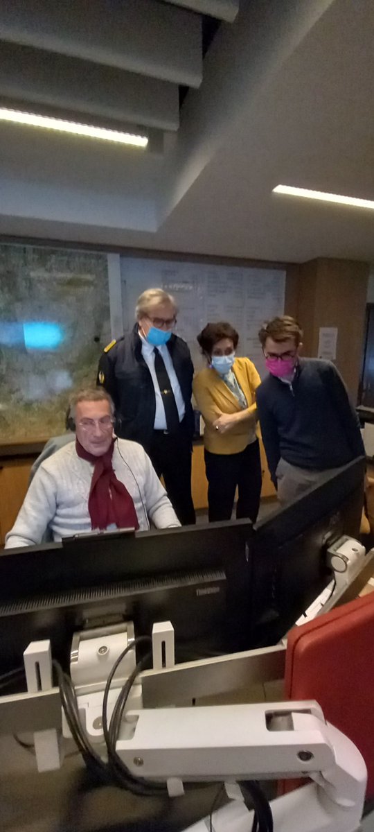 ars_grand_est's tweet photo. @CHRU_de_Nancy @Grand_Nancy @Prefet54 @Departement54 @P_Guillemard Présence de J.Orcier #ARS54 et de R.Hellmann, conseiller medical à l'@ars_grand_est avec le Préfet et les élus au @CHRU_de_Nancy. L'occasion de rencontrer, d'échanger et de remercier les équipes du #SAMU https://t.co/DIUz7uVncz