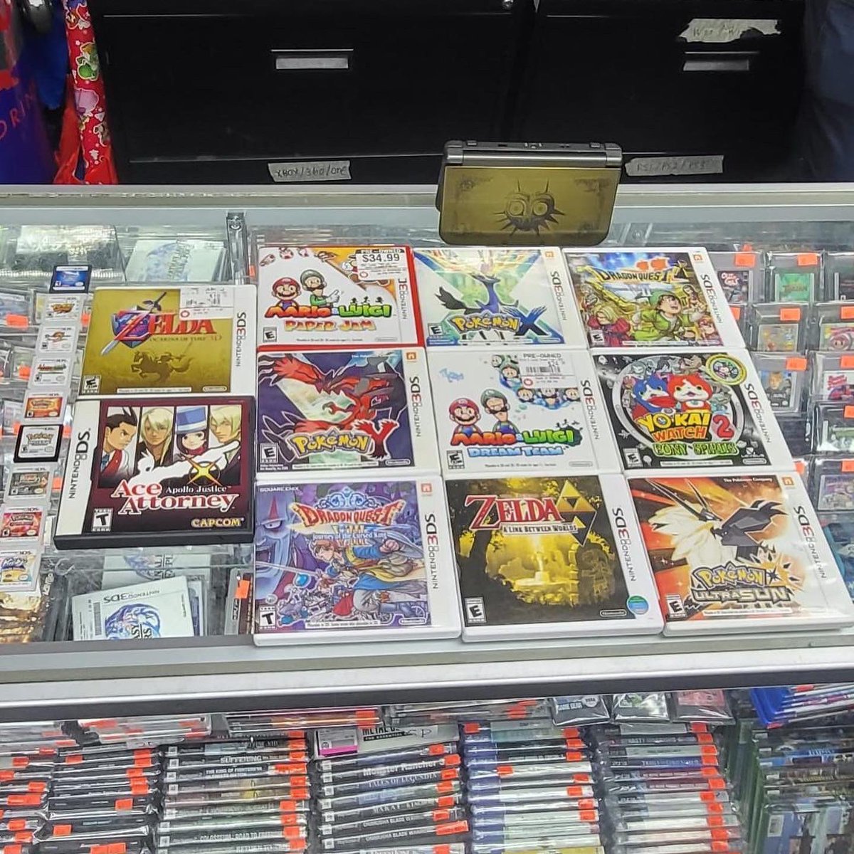 bklynvideogames's tweet photo. Last Day of 2022 and we got this Crazy Trade In 🔥🔥🔥 
#3ds #ds #nintendo3ds #newnintendo3dsxl #majorasmask3ds #retroshop #retrogaming #brooklynvideogames #bvg https://t.co/alU6EFPcnq